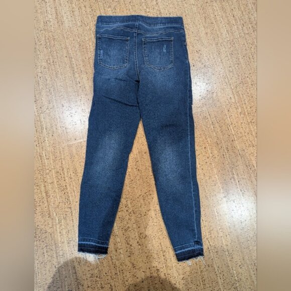 Spanx Distressed Skinny Jeans Raw Hem Size medium - Picture 2 of 8